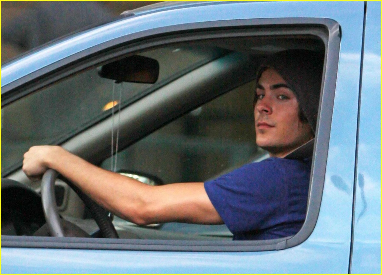 Zac Efron is a Minivan Man Photo 86621 Photo Gallery Just Jared Jr.