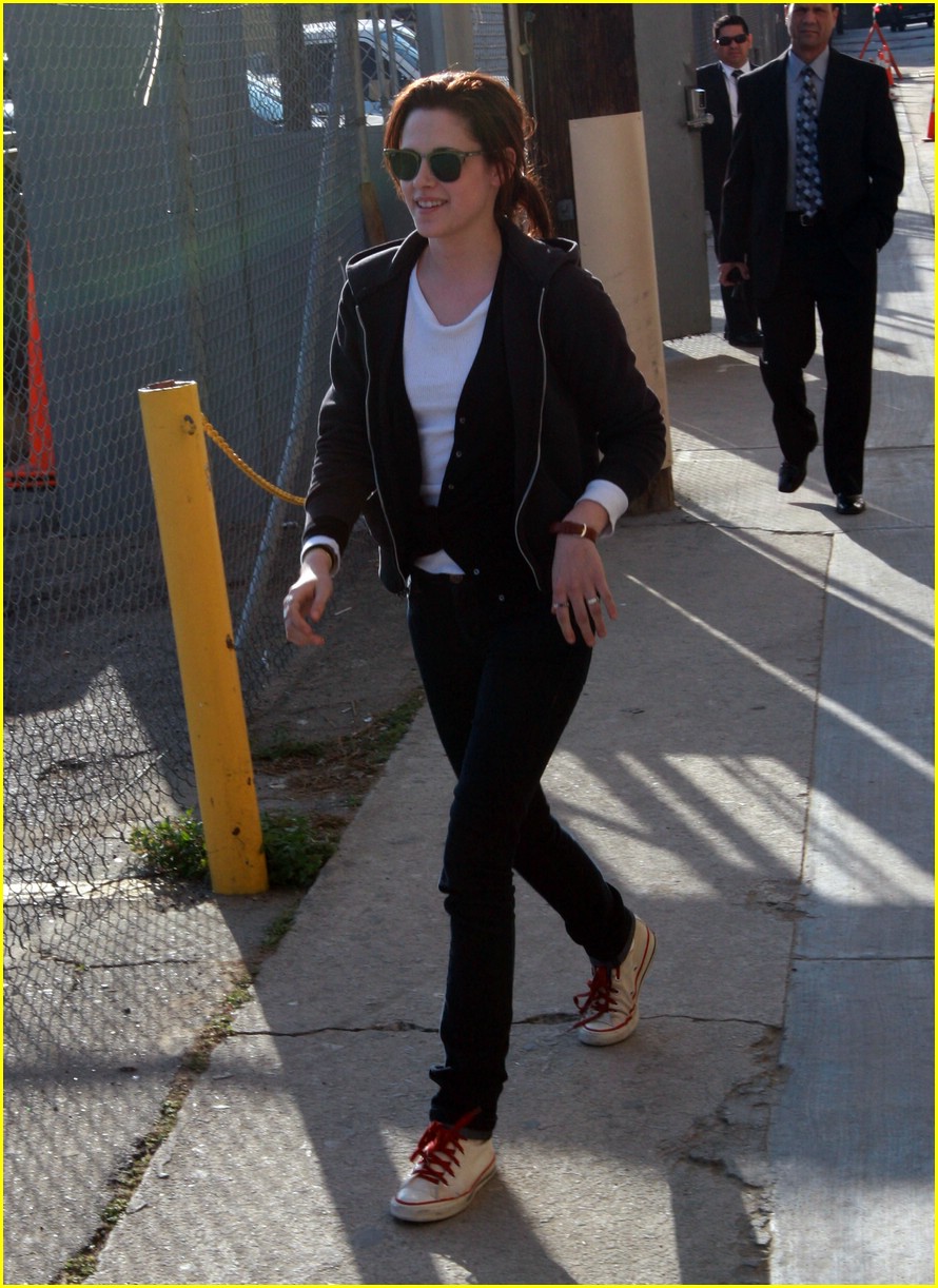 Full Sized Photo of kristen stewart jimmy kimmel 02 | Kristen Stewart