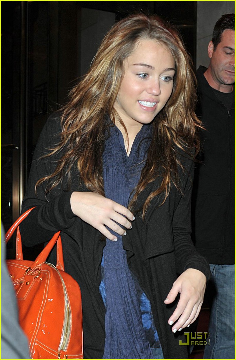 miley-cyrus-does-z100-photo-90261-photo-gallery-just-jared-jr