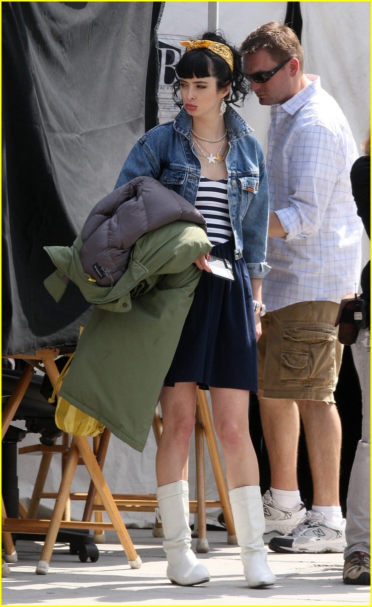 brittany snow lilly set pics 06