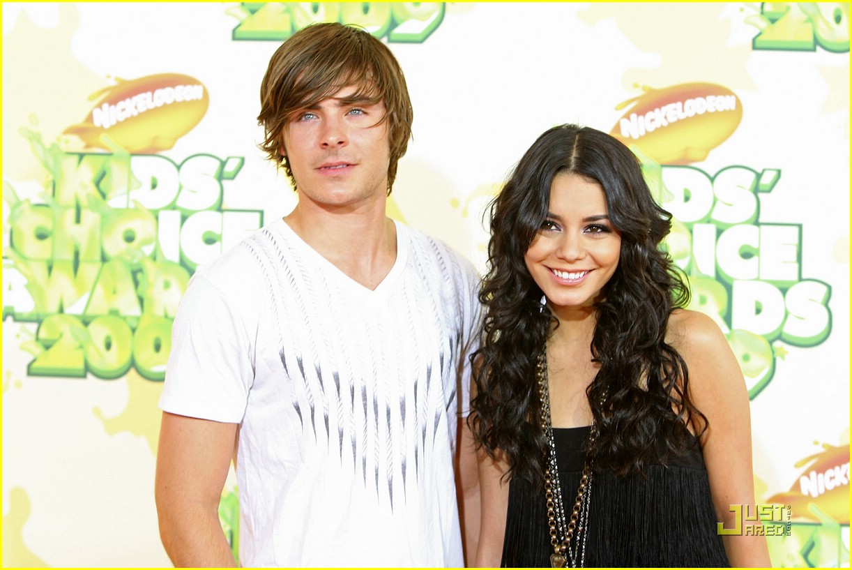 Full Sized Photo Of Zac Efron Vanessa Hudgens Kids Choice Awards 02 