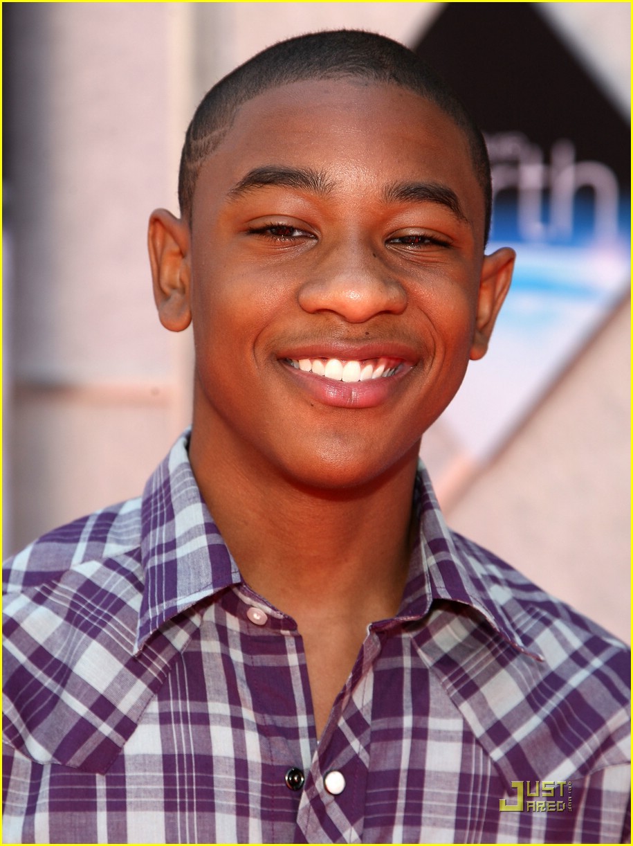 Justin Martin Celebrates Earth Day | Photo 135281 - Photo Gallery
