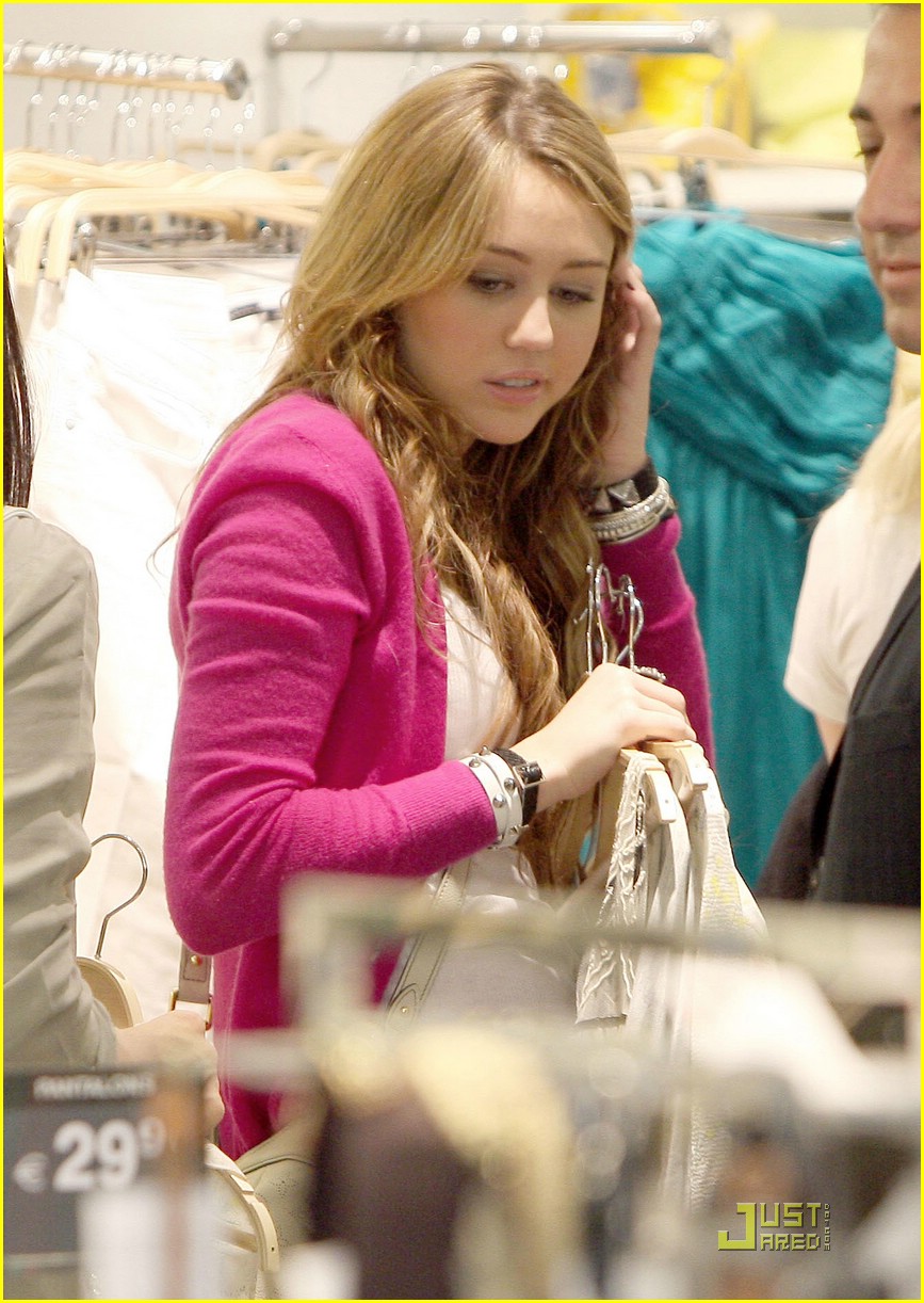 miley cyrus champs elysses 04