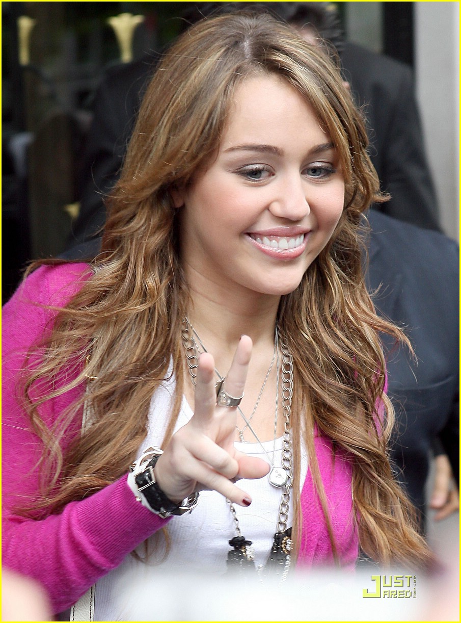 miley cyrus champs elysses 09