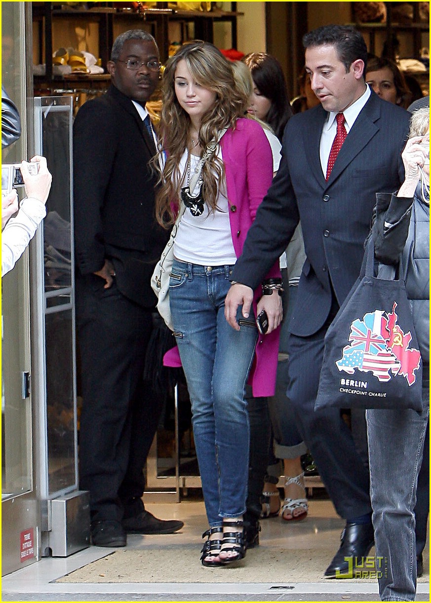 miley cyrus champs elysses 15