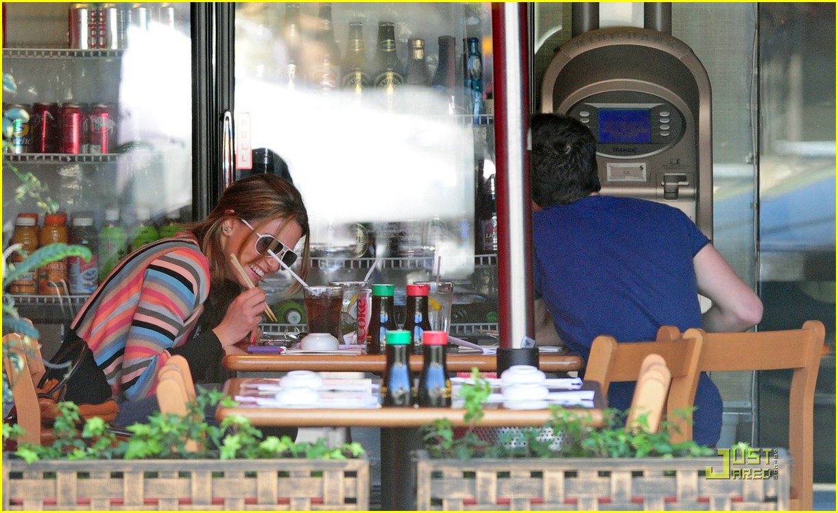nikki reed urban outfitter 02