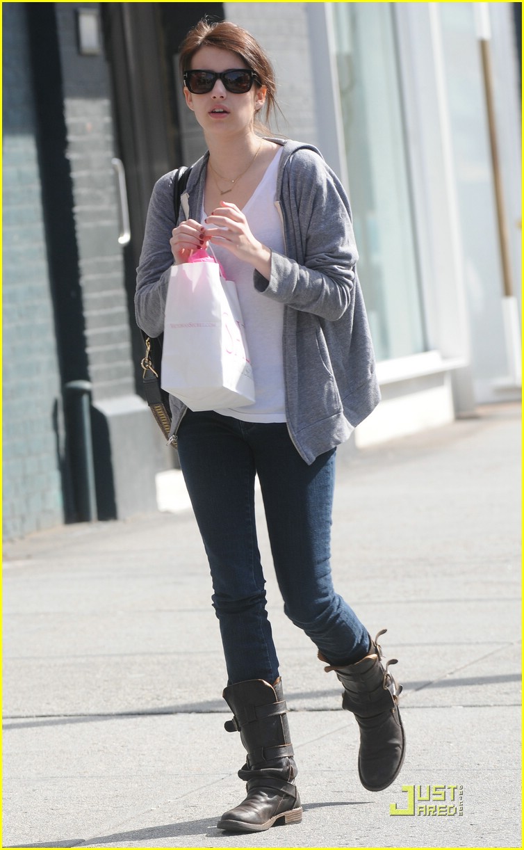 Emma Roberts is a SoHo Shopper | Photo 123831 - Photo Gallery | Just ...