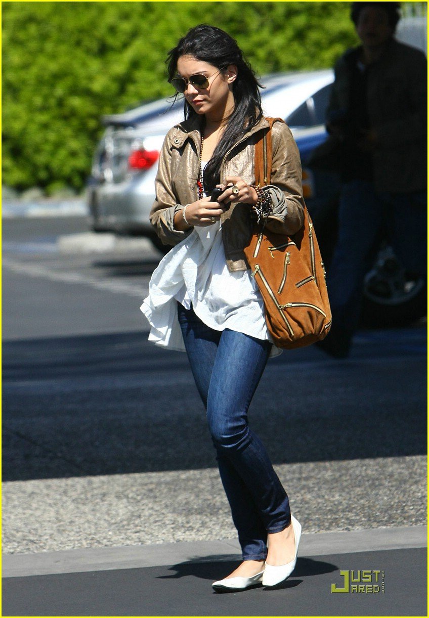 Vanessa Hudgens Heads To Court | Photo 123101 - Photo Gallery | Just ...