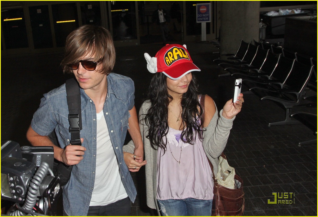 zac efron vanessa hudgens happy hands 00