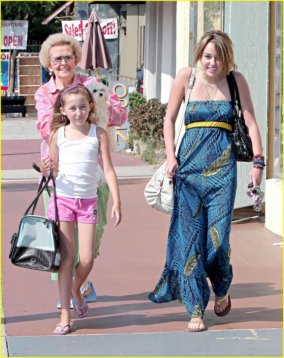 miley cyrus blue dress 02