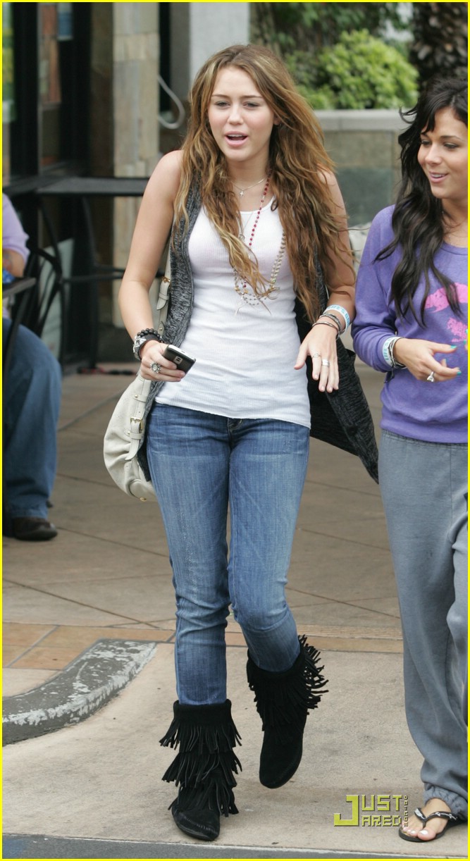 Miley Cyrus: Lady Gaga is the Real Hannah Montana | Photo 173561 ...