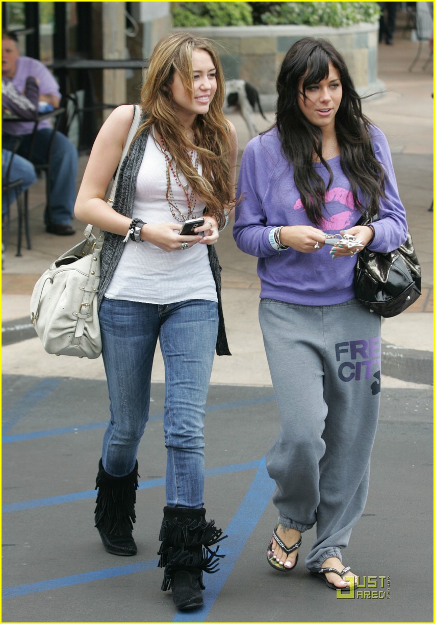 Miley Cyrus: Lady Gaga is the Real Hannah Montana | Photo 173701 ...