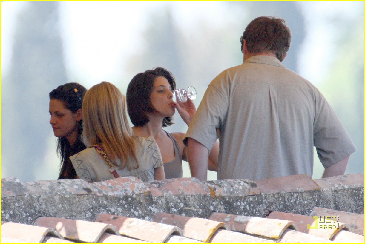 Kristen Stewart: Lunch With the Ladies | Photo 169521 - Photo Gallery