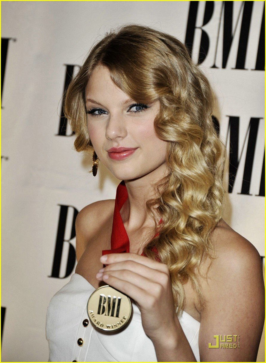 Taylor Swift is BMI Beautiful | Photo 165891 - Photo Gallery | Just ...