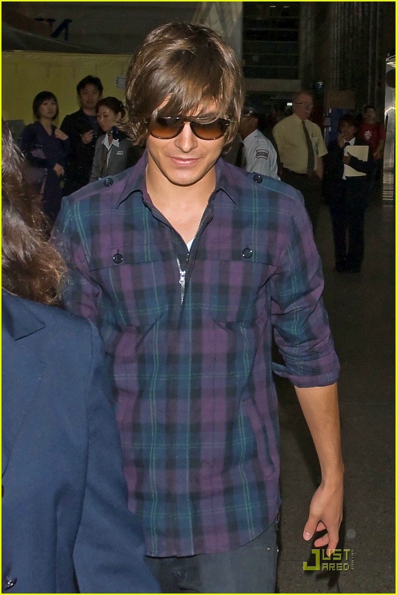 zac efron japan 17 again 05