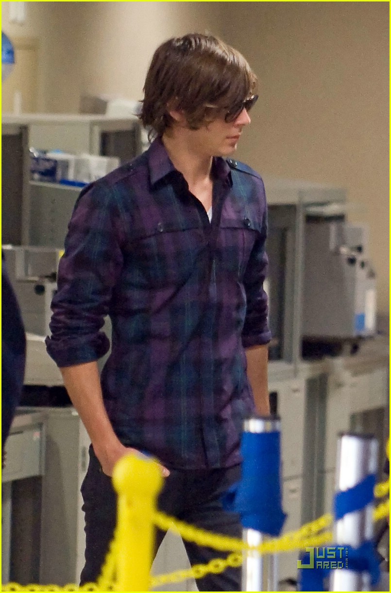 zac efron japan 17 again 06
