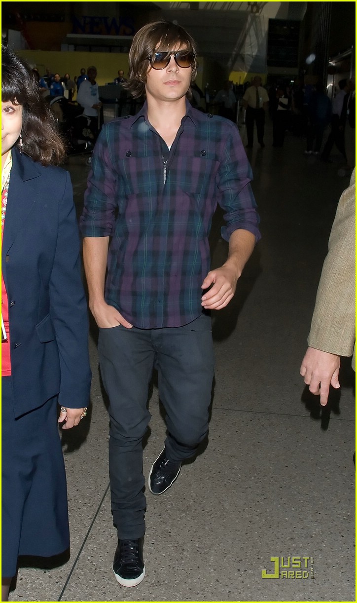zac efron japan 17 again 07