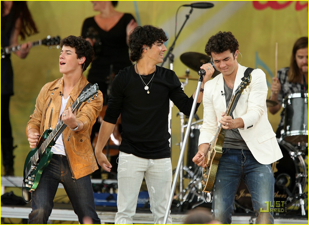 The Jonas Brothers' Central Park Party Photo 189831 Photo Gallery