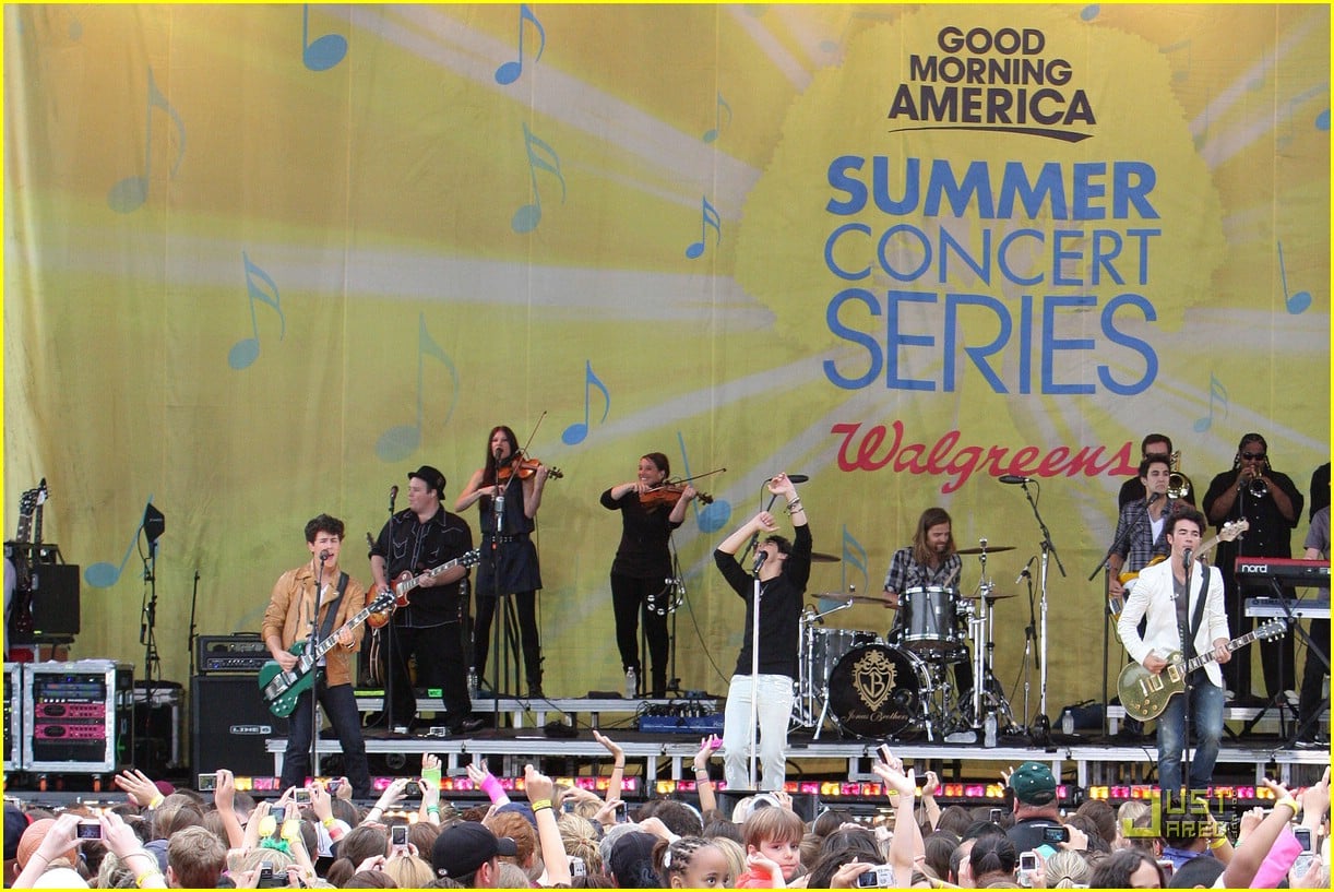 full-sized-photo-of-jonas-brothers-central-park-party-42-the-jonas