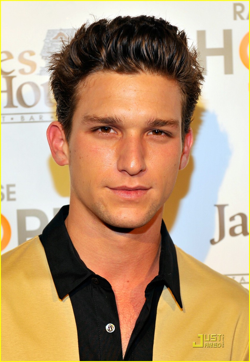 kan baumann daren kagasoff congo cast 01