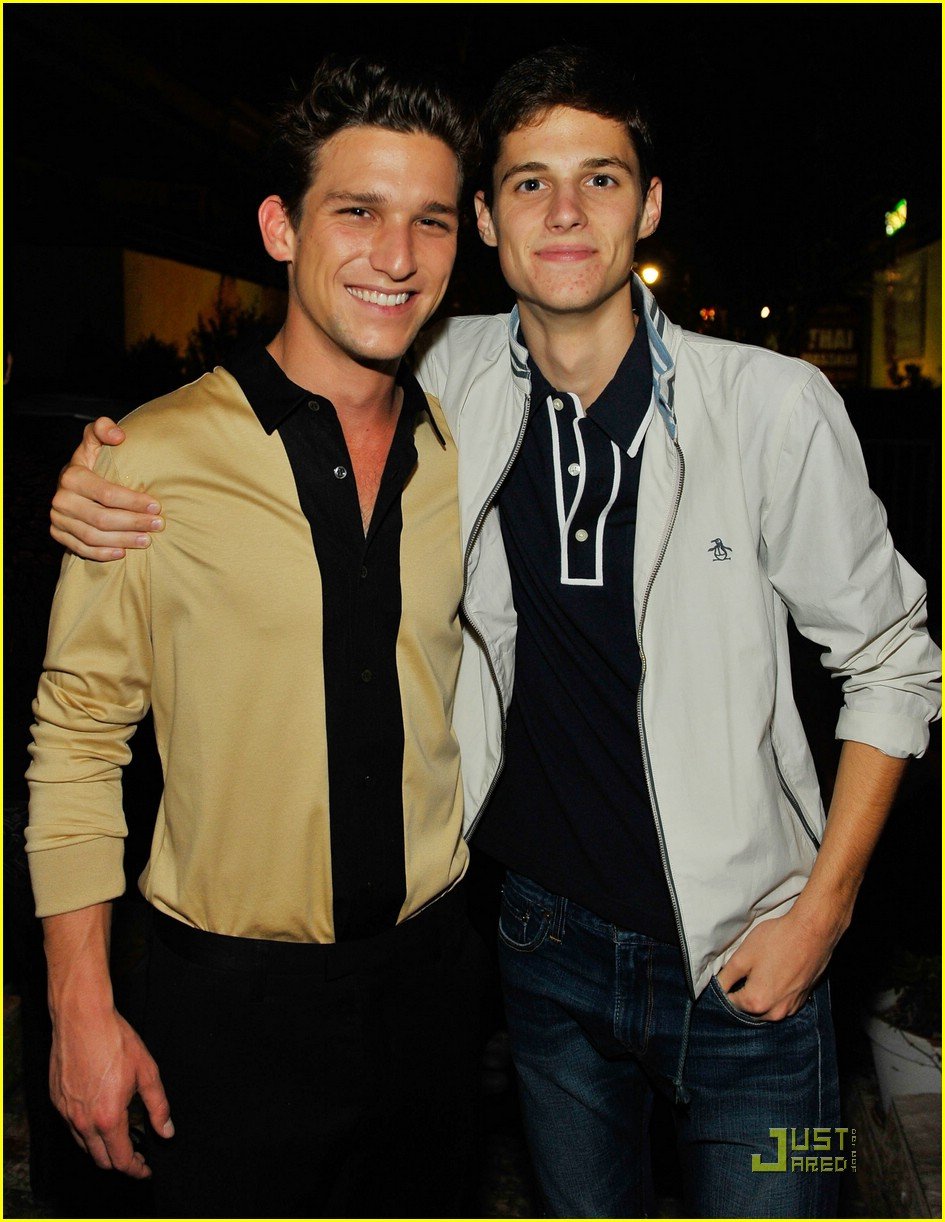 kan baumann daren kagasoff congo cast 05