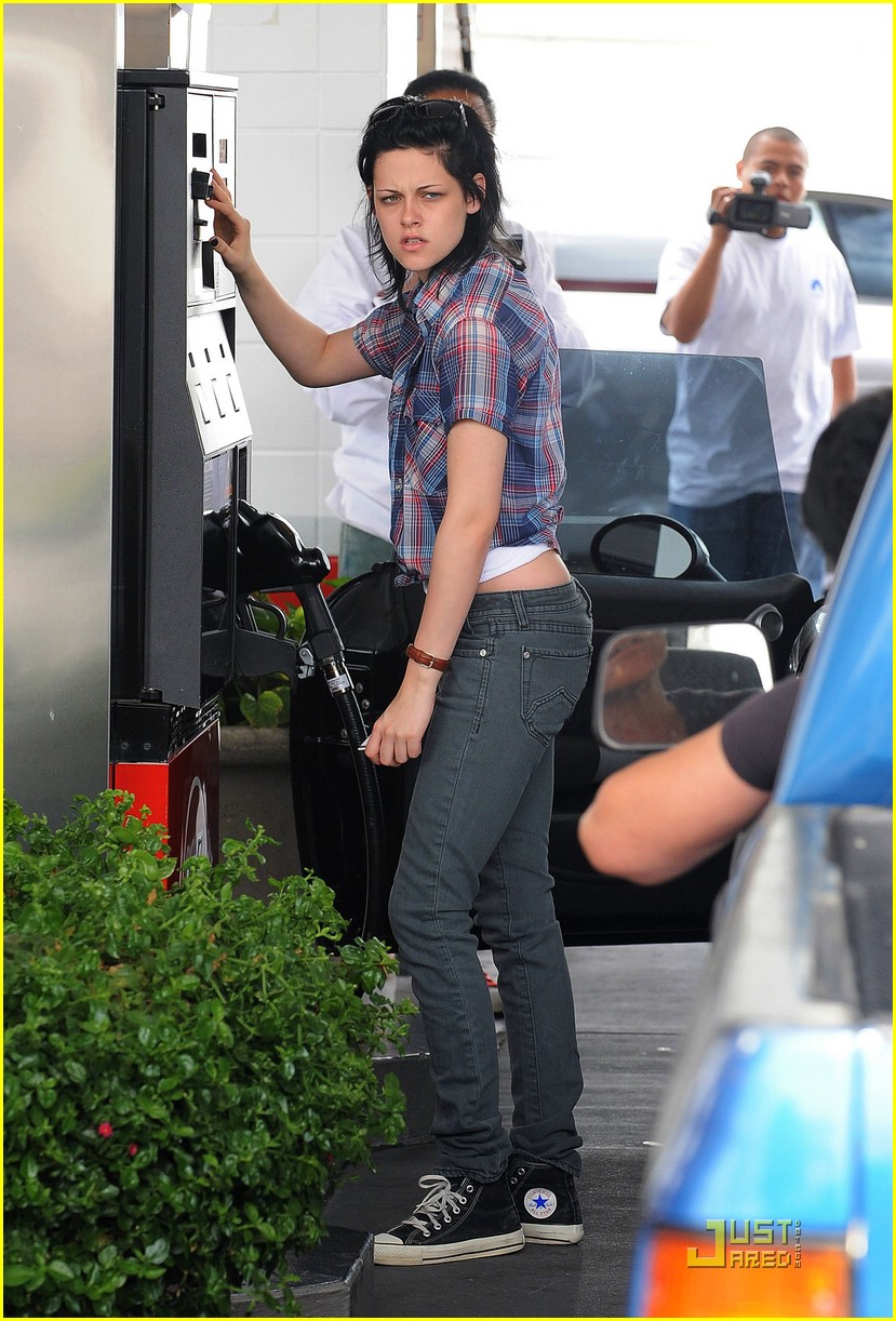 Kristen Stewart: Gas Station Sassy | Photo 192991 - Photo Gallery