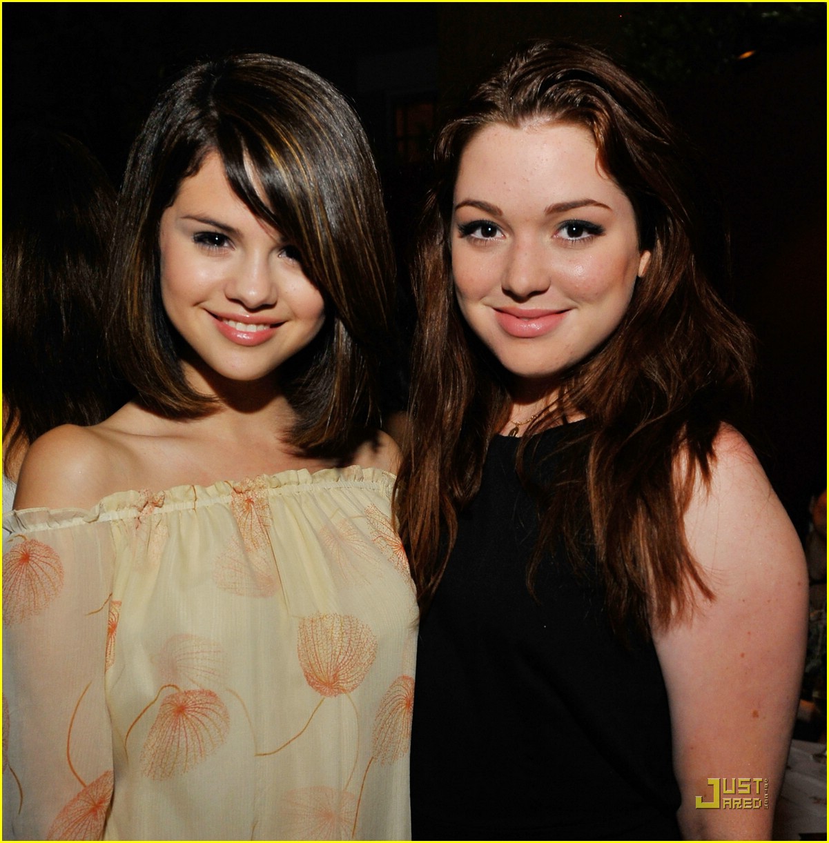 Selena Gomez & Jennifer Stone are Congo Cute | Photo 205101 - Photo ...