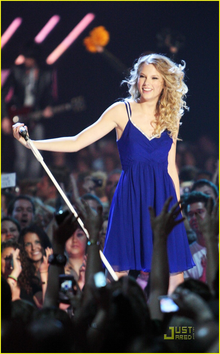 Taylor Swift Wins Video of the Year! | Photo 195051 - Photo Gallery ...