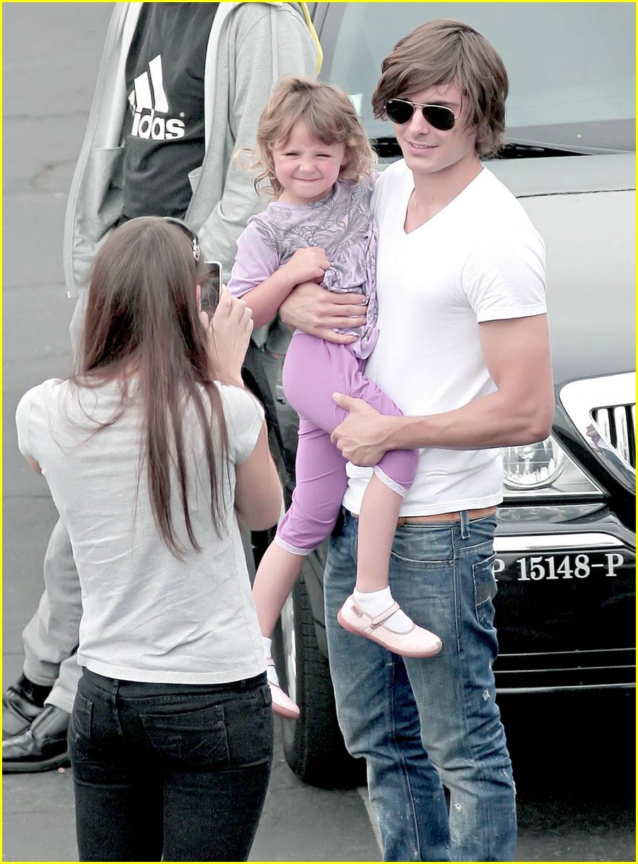 Zac Efron to Guest Star on 'Entourage' Photo 177821 Photo Gallery