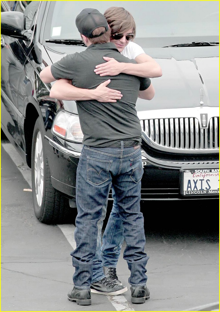 Zac Efron to Guest Star on 'Entourage' Photo 177861 Photo Gallery