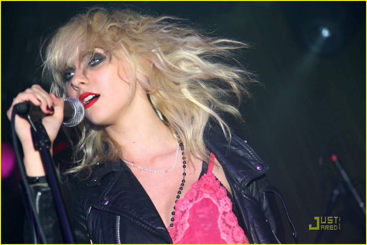 Taylor Momsen: MySpace Birthday! | Photo 229661 - Photo Gallery | Just