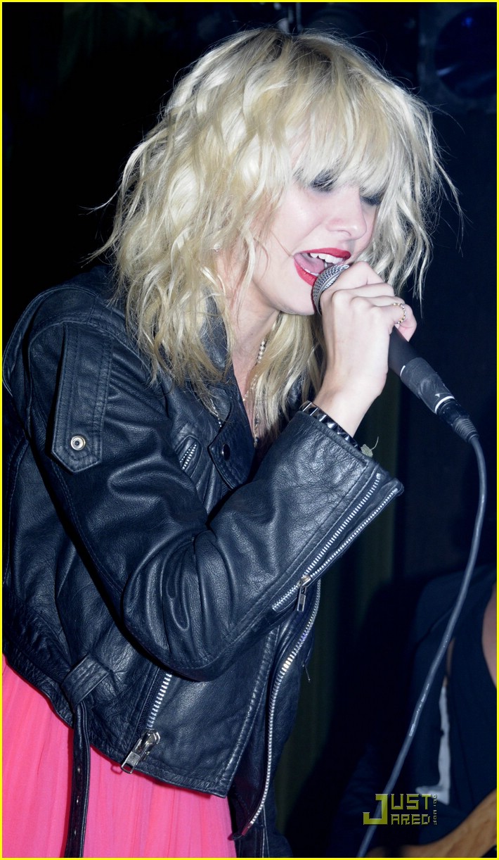 Taylor Momsen: MySpace Birthday! | Photo 229871 - Photo Gallery | Just