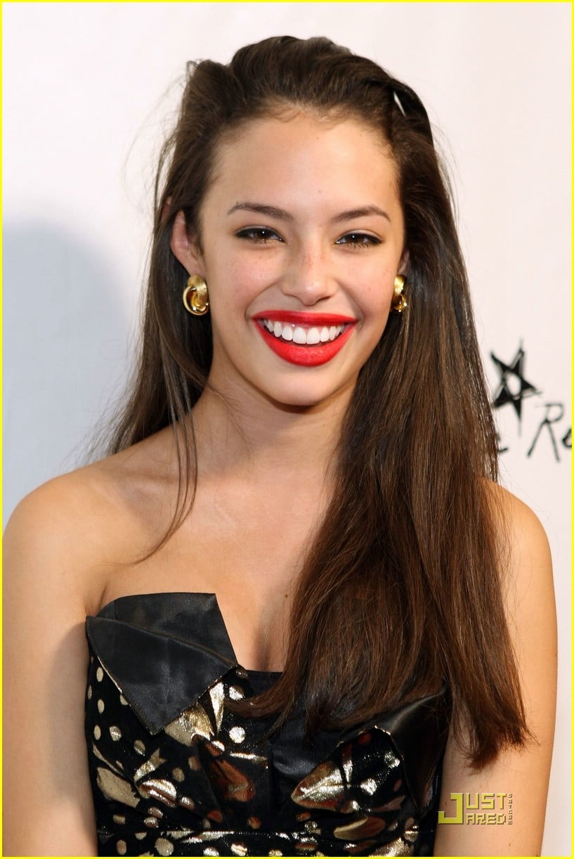 Full Sized Photo of chloe bridges preparty pretty 05 | Chloe Bridges is