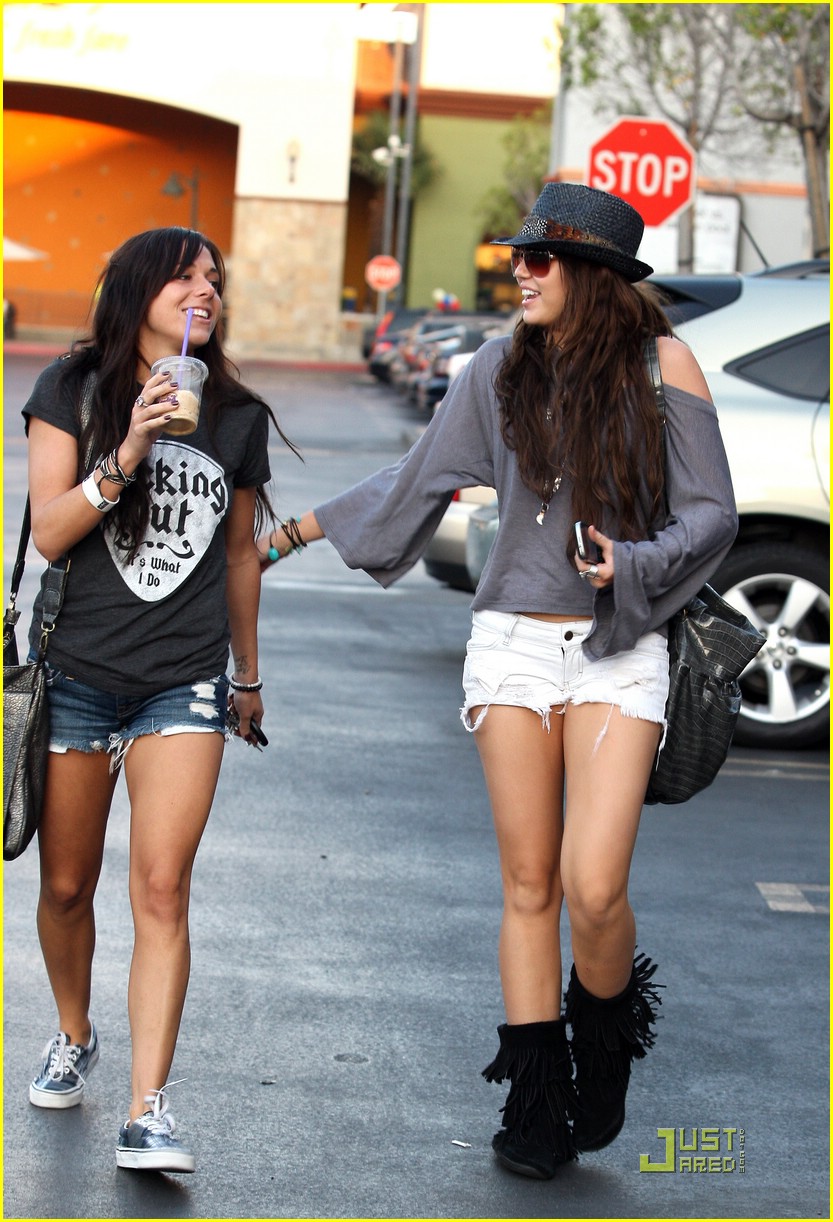 Miley Cyrus & Mandy Jiroux: Reunited! | Photo 245001 - Photo Gallery ...