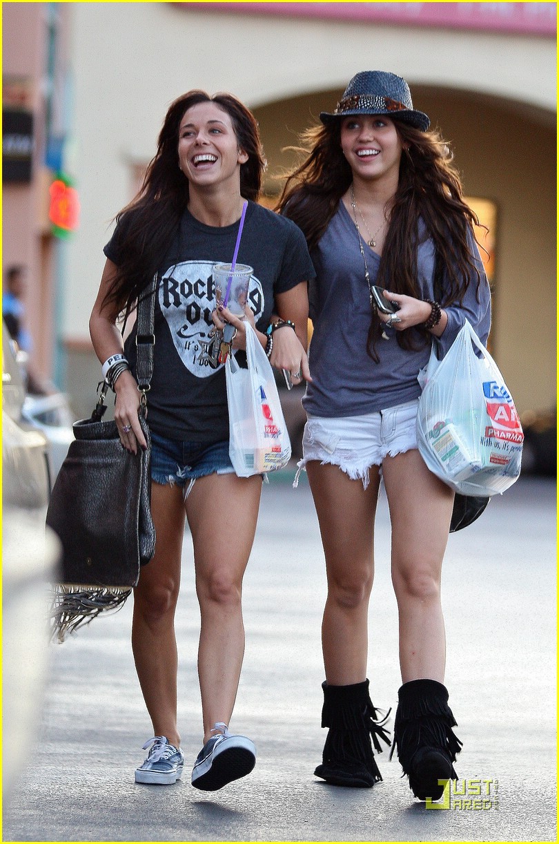 Full Sized Photo of miley cyrus mandy jiroux reunited 31 | Miley Cyrus ...