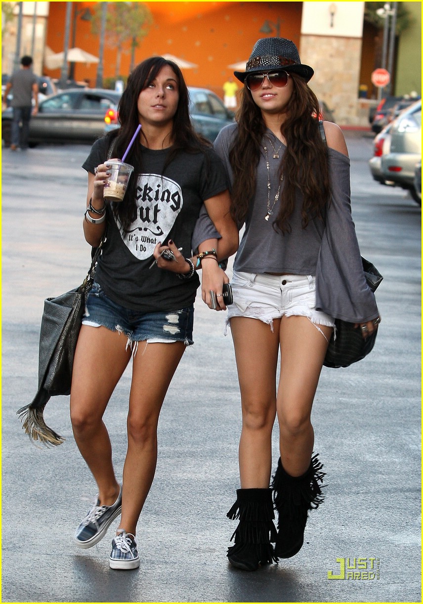 Miley Cyrus & Mandy Jiroux: Reunited! | Photo 245091 - Photo Gallery ...