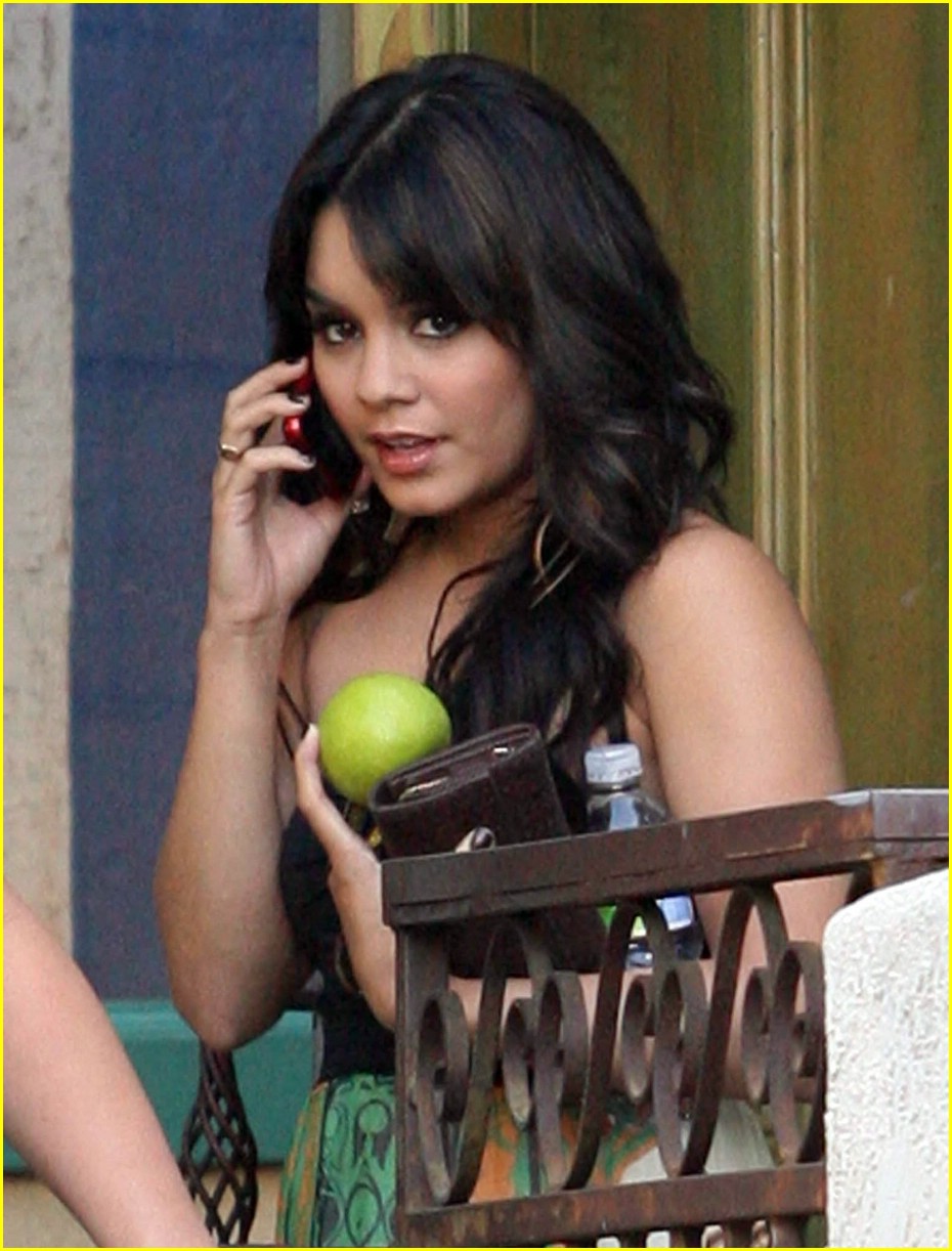 vanessa hudgens girl scout 20