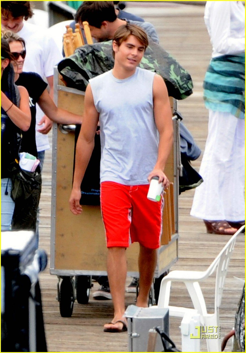 Zac Efron Wins The Gold | Photo 252871 - Photo Gallery | Just Jared Jr.