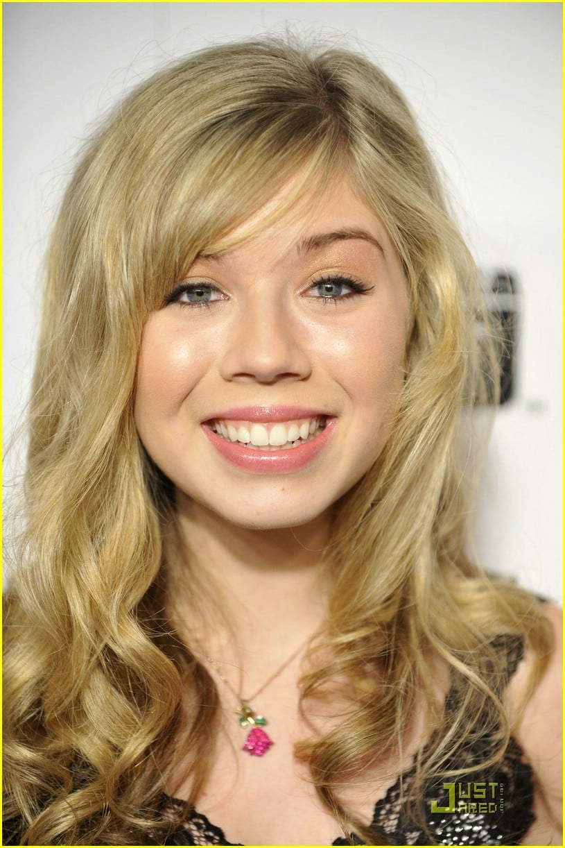 Jennette mccurdy. Рэйчел маккарди. MCCURDY Jennette MCCURDY. Дженнет маккарди Медиум. Дженнет маккарди взрослая.