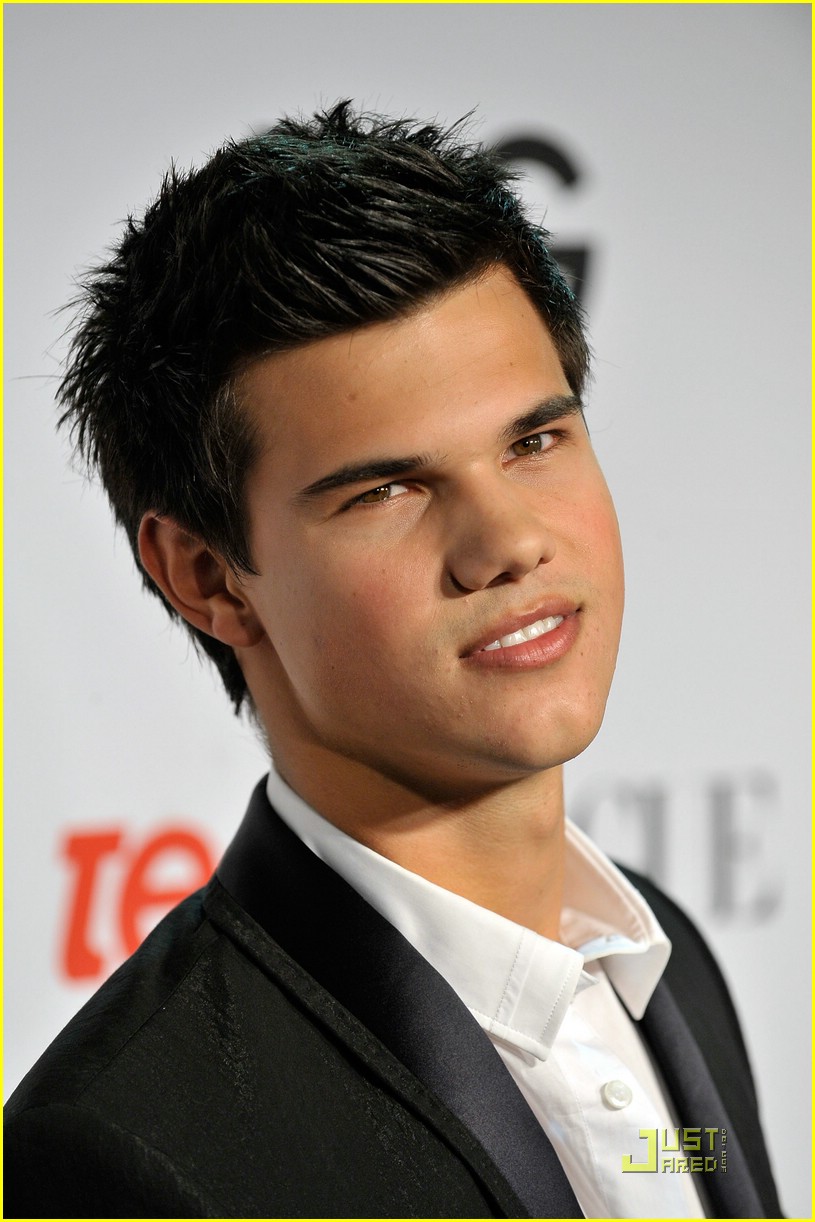 Full Sized Photo of taylor lautner teen vogue 01 | Taylor Lautner: From ...