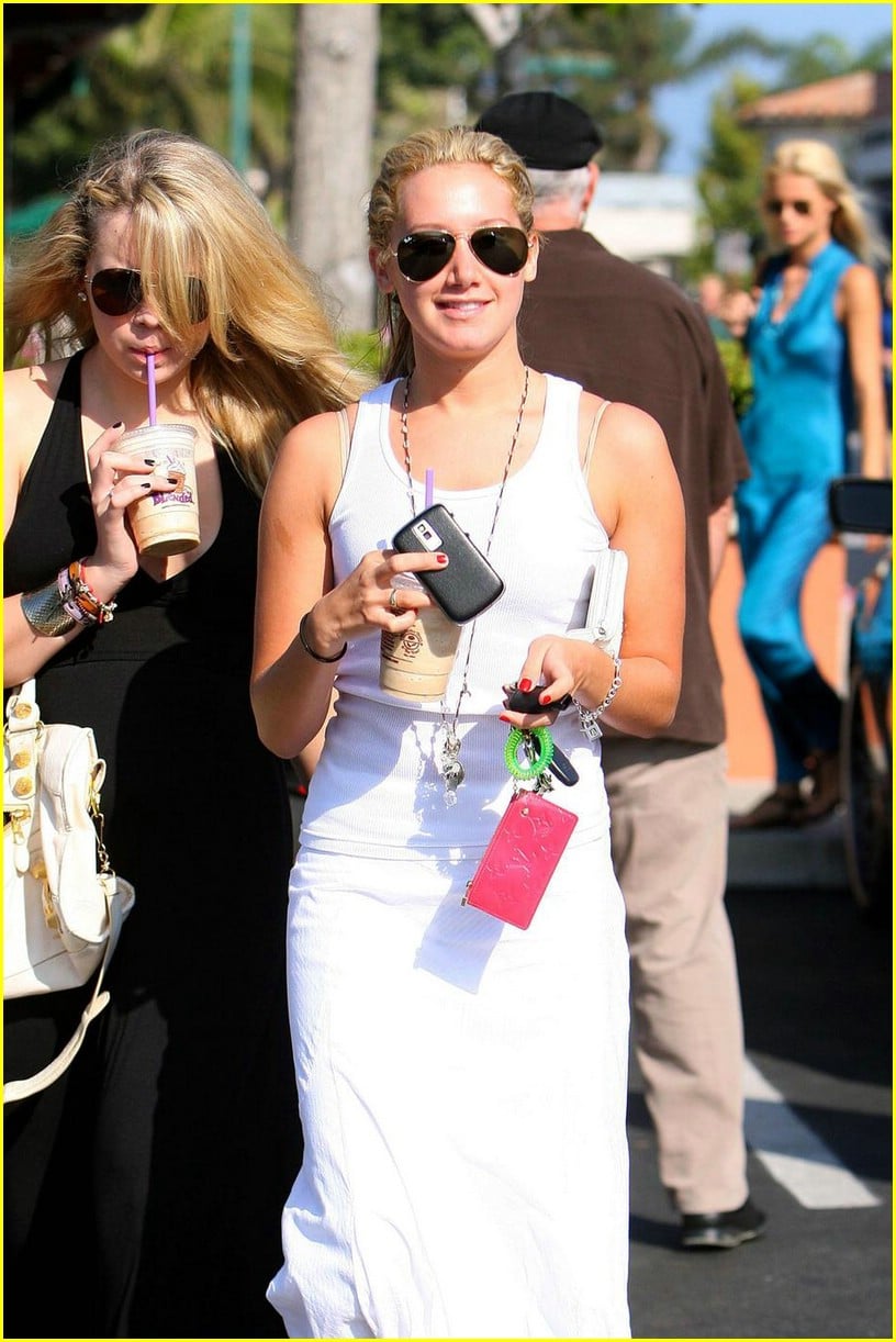 Ashley Tisdale & Caroline Clark: Malibu Mates | Photo 294781 - Photo ...