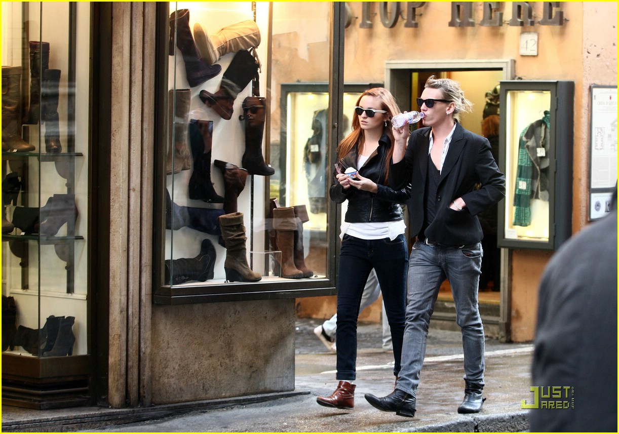 jamie campbell bower zoe graham rome 06