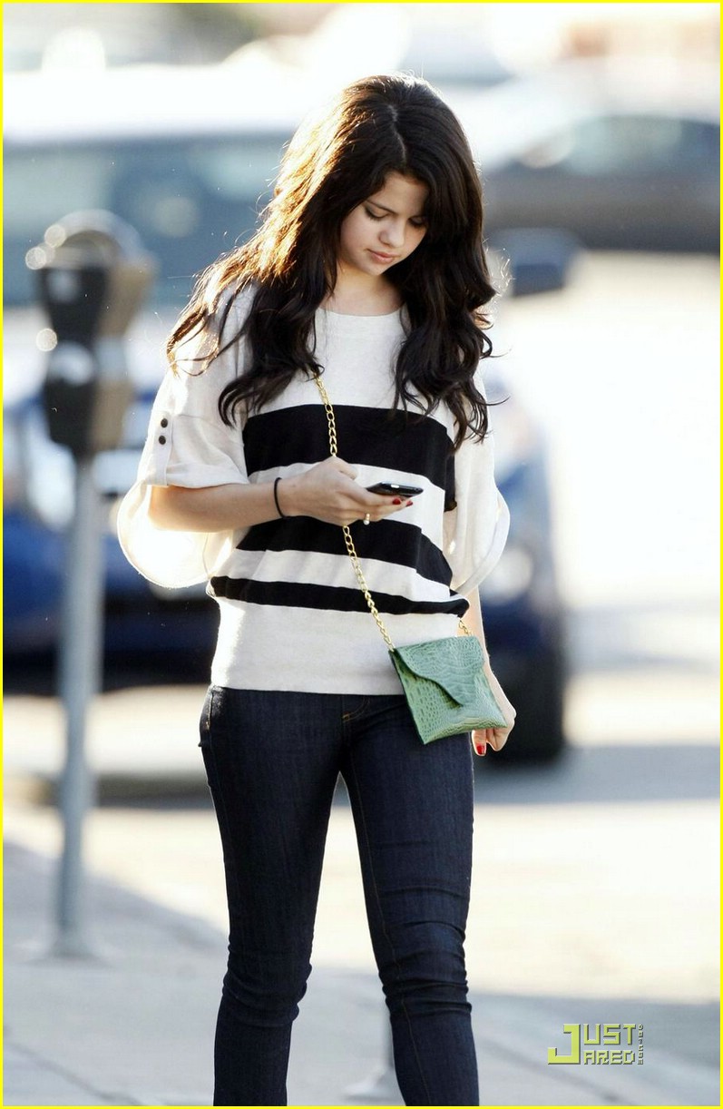 Selena Gomez carrying D&G Bag, UpscaleHype