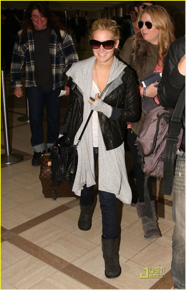 Ashley Tisdale I Love Your Funny Face Photo 332201 Ashley Tisdale Caroline Clark Pictures Just Jared Jr