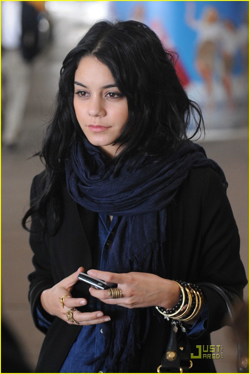 Vanessa Hudgens: To The Airport And Back | Photo 323791 - Photo Gallery