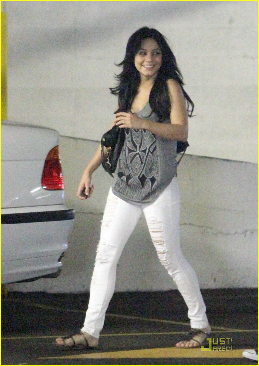 Full Sized Photo of vanessa hudgens white wonderful 16 | Vanessa