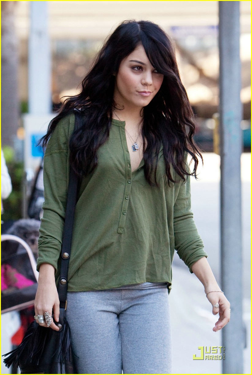 Vanessa & Stella Hudgens: LAX Ladies | Photo 348879 - Photo Gallery
