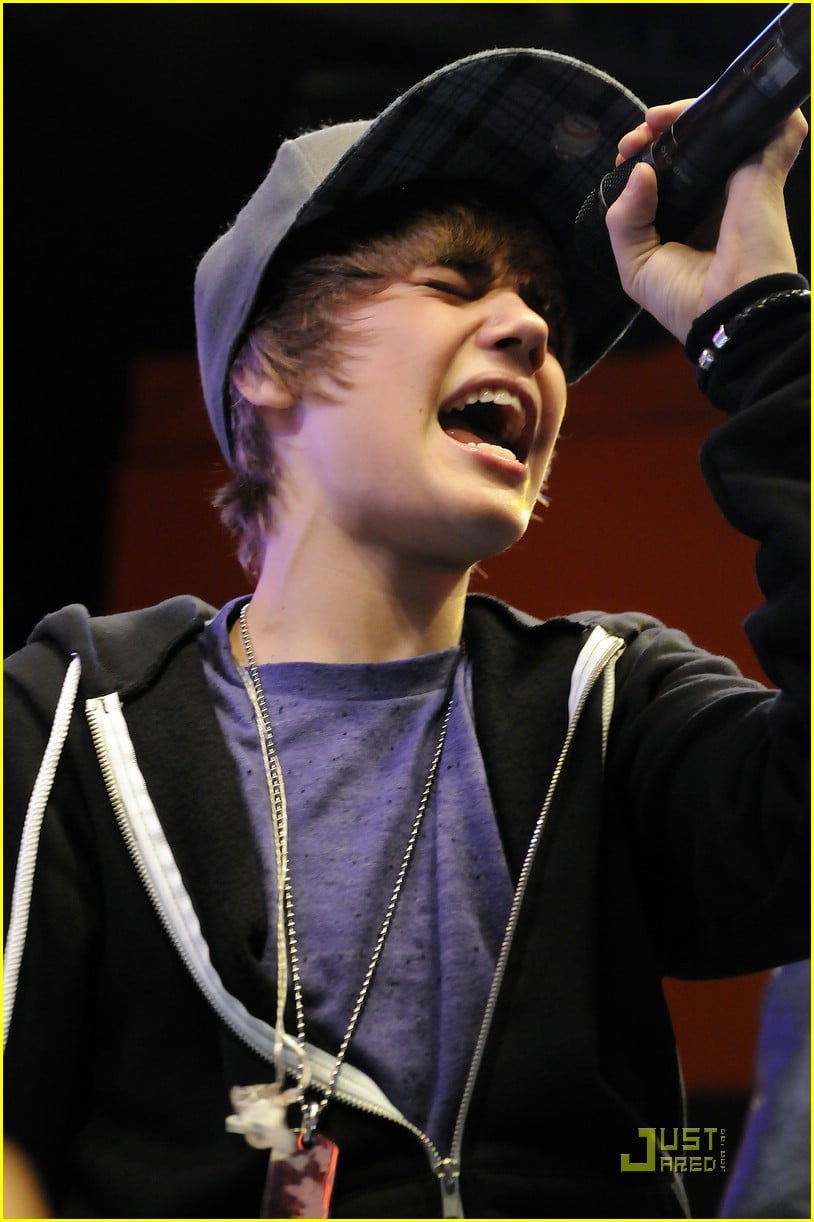 Justin Bieber: My Universal CityWalk World | Photo 349497 - Photo ...