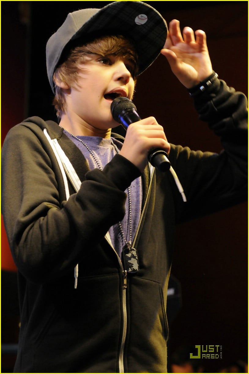 Justin Bieber: My Universal CityWalk World | Photo 349506 - Photo ...