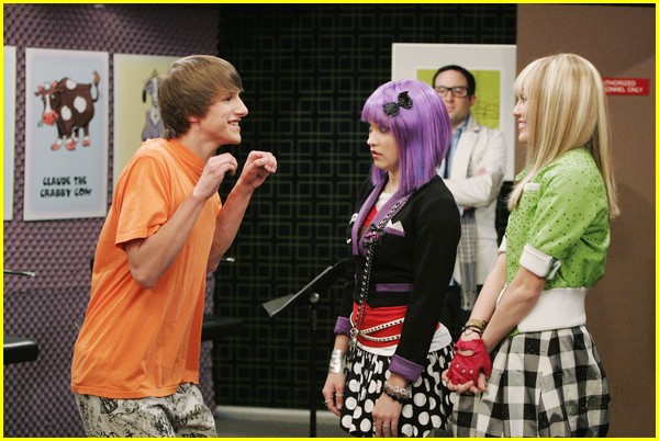 Lucas Cruikshank Guest Stars On Hannah Montana Photo 342651 Emily Osment Hannah Montana Lucas Chuikshank Miley Cyrus Pictures Just Jared Jr